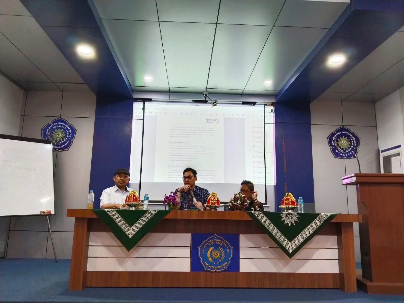 Fakultas Ekonomi dan Bisnis Launching International Economics and Business Conference IECON 2023